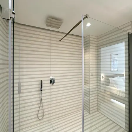 Luxury Downtown α5 Daire